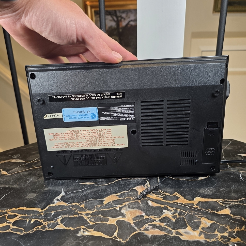 Vintage Citizen Clock Radio Cassette Player Woodgrain 80s - Picture 9 of 14